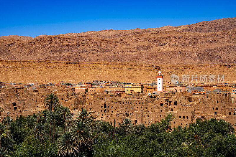 Tinghir (Tenerhir)位于摩洛哥托德拉山谷绿洲中的城市